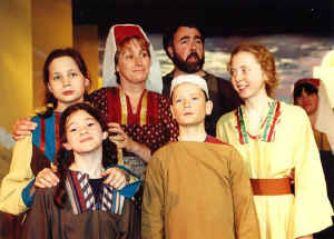 familyl.JPG (68130 bytes)