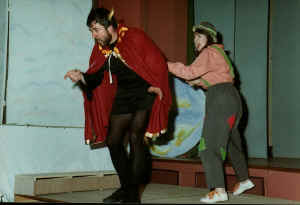 smmaw01l.jpg (44665 bytes)