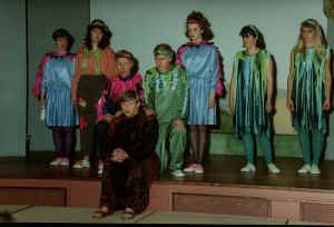 smmaw03l.jpg (57041 bytes)