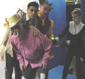 op220pigtaill.jpg (57352 bytes)