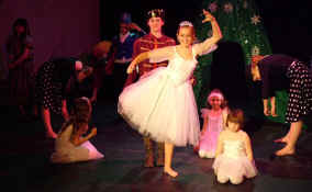 Scrooge0403l.jpg (61700 bytes)