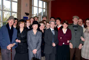 WDTWCast2l.jpg (60416 bytes)